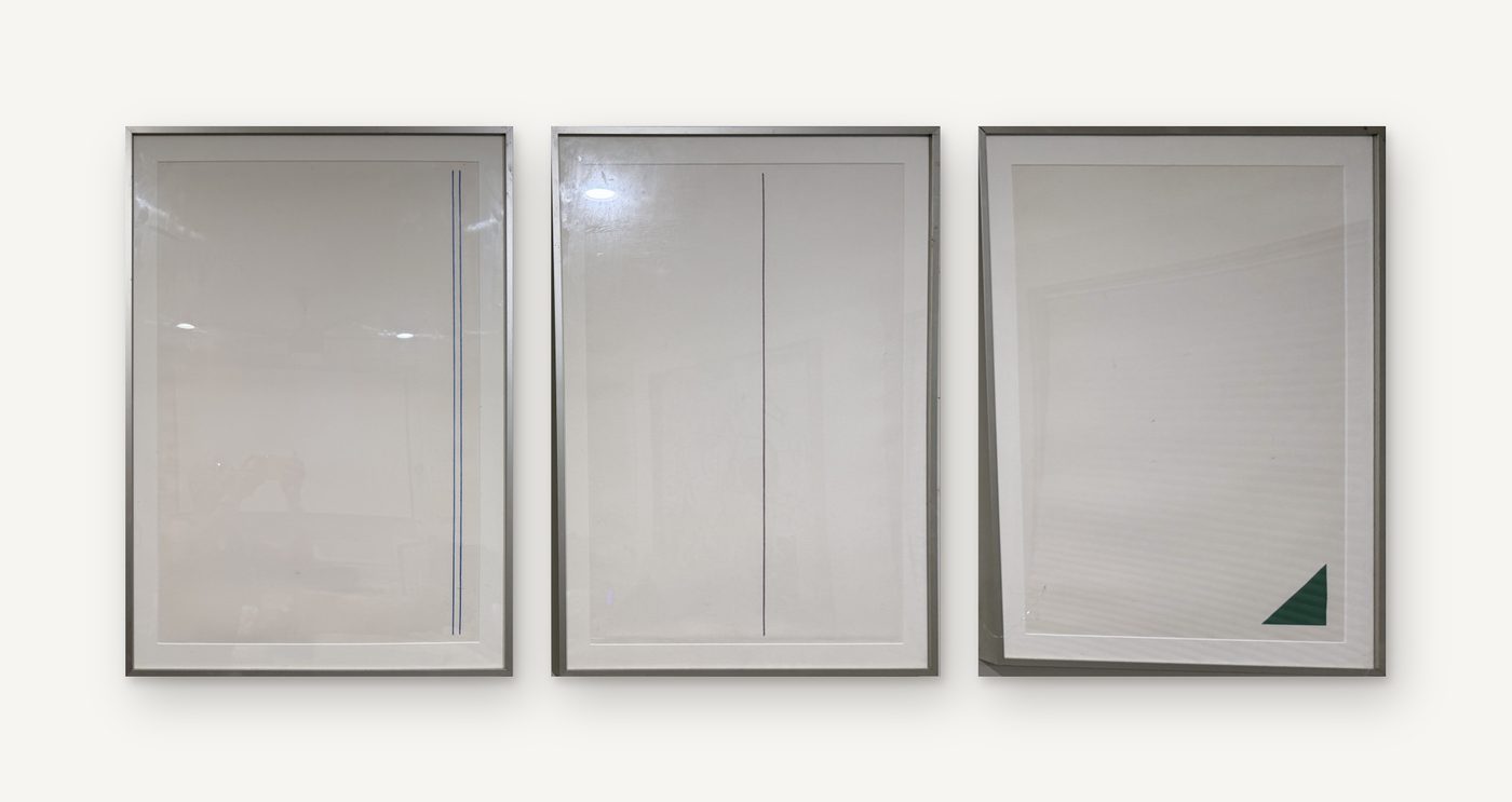 Richard Tuttle, Zwei mit Zwei / Two with Any Two: three framed, nearly white sheets hung side by side