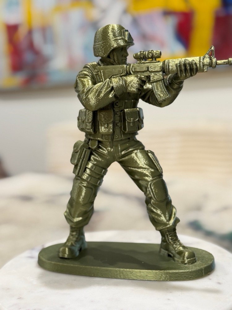 Standing Orders: rifleman aiming, front view